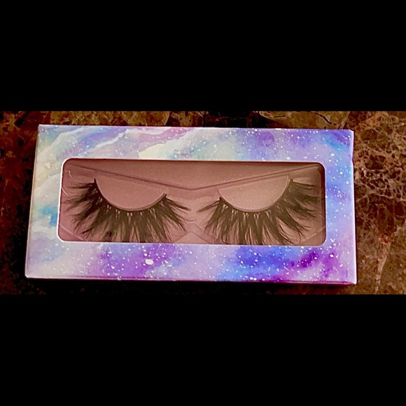 Eye Lashes - Picture 1 of 1